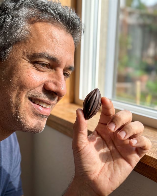 Cliente com cacau Theobroma: pepita homem janela