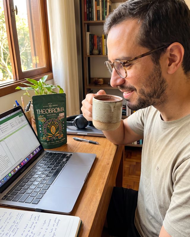 Cliente com Cacau Vital: vital consumo home office